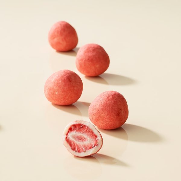 [PRE-ORDER] LeTAO Petit Chocolat Strawberry Strawberry Truffle [预售] 小樽洋果子 草莓夹心巧克力 50g For Cheap